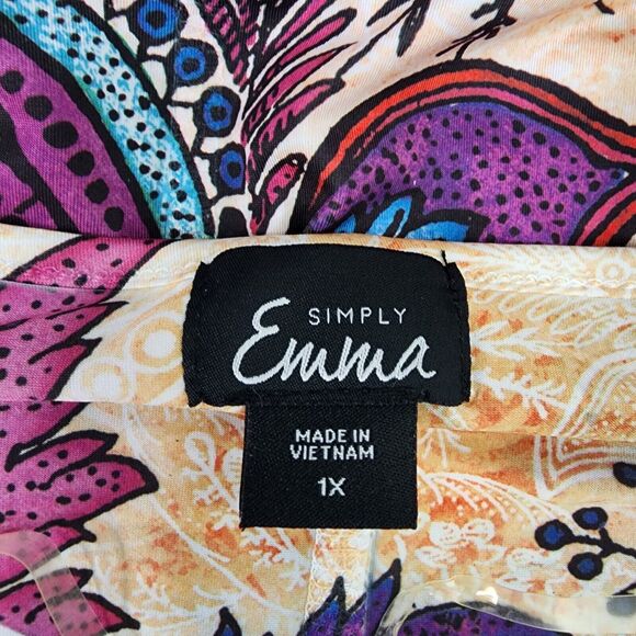 Simply Emma Womens Top Size 1X Beaded Shark Hem 3/4 Sleeve Floral Print Split V - Picture 9 of 14